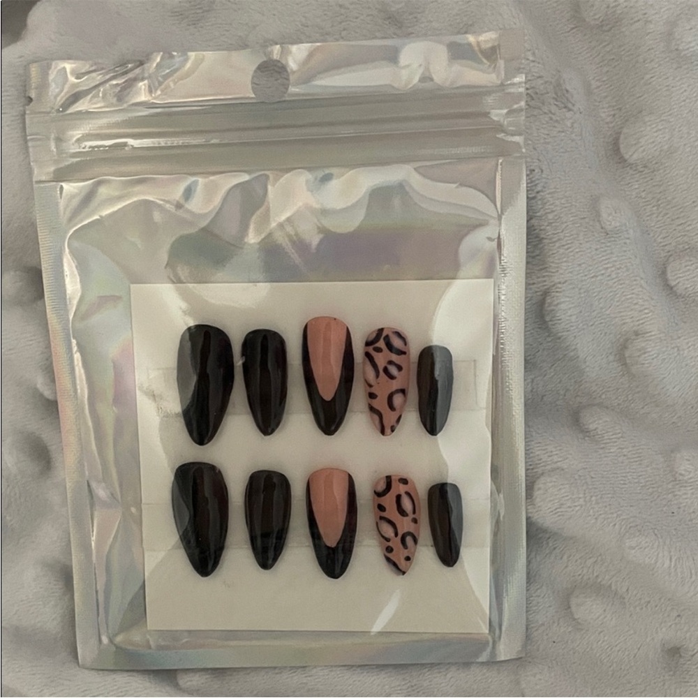 Nails Leopard print black and pink hand gel painted NEW HOME MADE BY ME